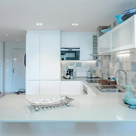 Cb- Cozy Refurbished Apartment, Perfect Location דירה