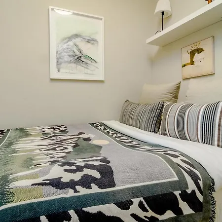 Apartament Cb- Cozy Refurbished Apartment, Perfect Location *