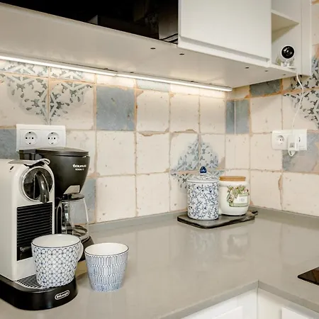 Cb- Cozy Refurbished Apartment, Perfect Location Apartment
