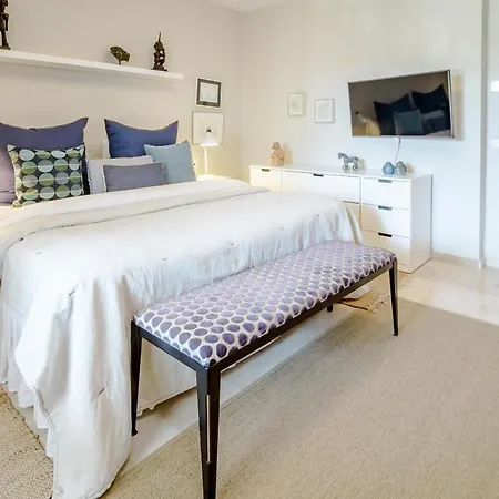 Cb- Cozy Refurbished Apartment, Perfect Location